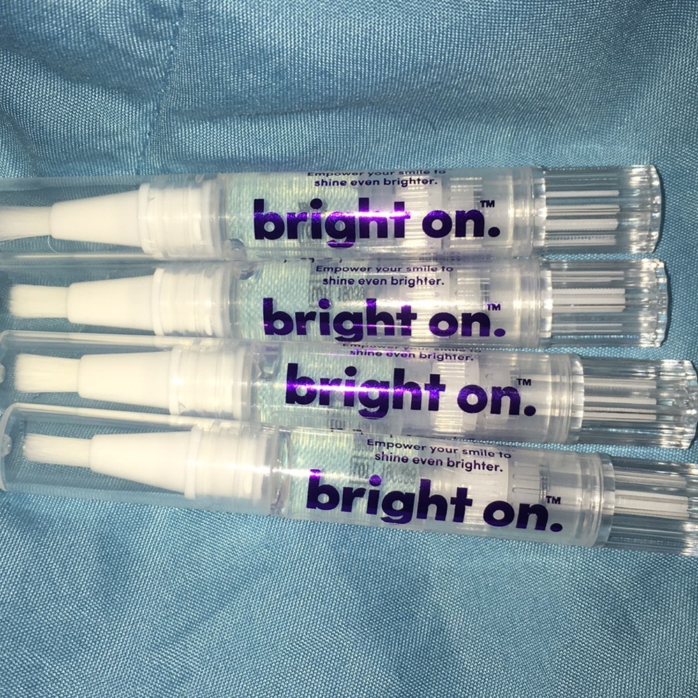 Teeth whitener